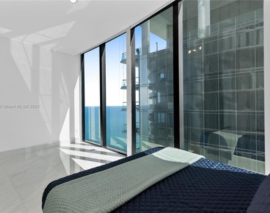 18555 Collins Ave - Photo Thumbnail 28