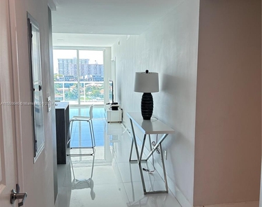 400 Sunny Isles Blvd - Photo Thumbnail 3