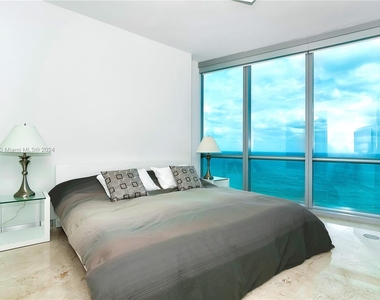 17121 Collins Ave - Photo Thumbnail 19