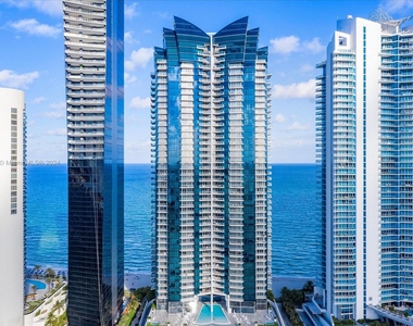 17121 Collins Ave - Photo Thumbnail 1