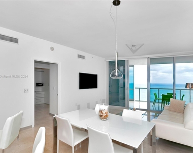 17121 Collins Ave - Photo Thumbnail 9