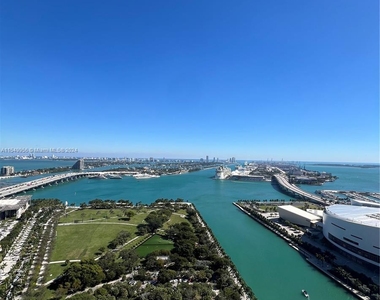 900 Biscayne Blvd - Photo Thumbnail 2