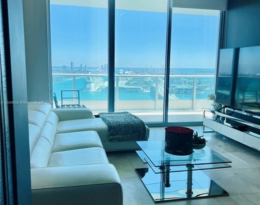 900 Biscayne Blvd - Photo Thumbnail 0