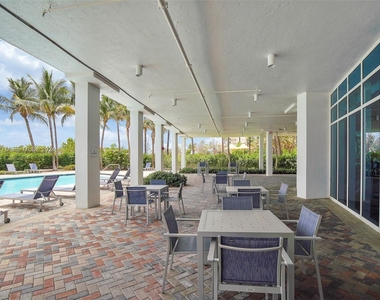 6515 Collins Ave - Photo Thumbnail 24