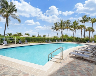 6515 Collins Ave - Photo Thumbnail 22