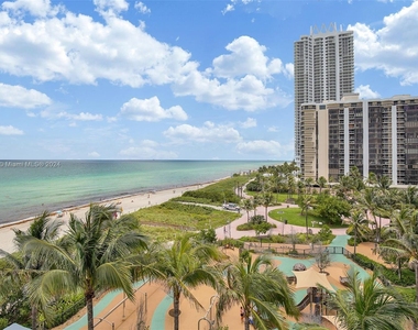 6515 Collins Ave - Photo Thumbnail 17