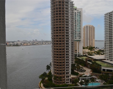 465 Brickell Ave - Photo Thumbnail 8