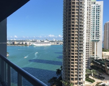 465 Brickell Ave - Photo Thumbnail 1