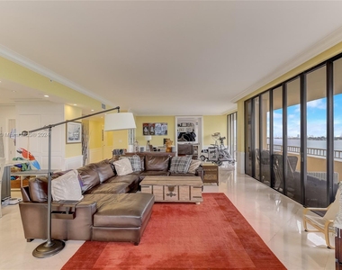 11113 Biscayne Blvd - Photo Thumbnail 14