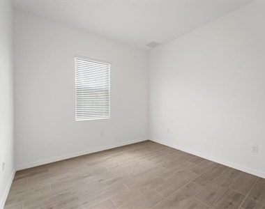 5773 Kingston Pl - Photo Thumbnail 23