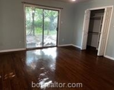 3005 Longleaf Drive - Photo Thumbnail 6