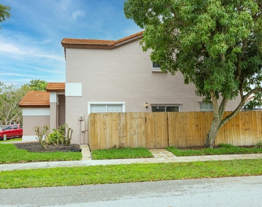 5541 Nw 49 Ter Terrace - Photo Thumbnail 18