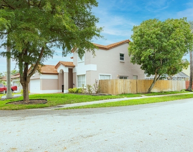 5541 Nw 49 Ter Terrace - Photo Thumbnail 17