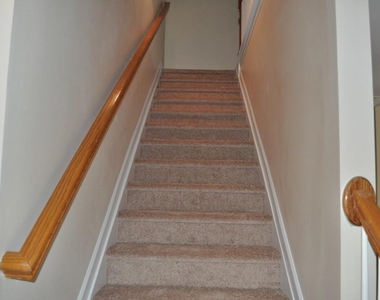 981 Pierce Ivy Court - Photo Thumbnail 2