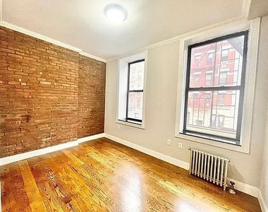 212 East 25th Street - Photo Thumbnail 5