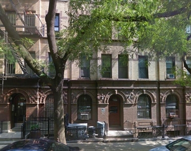 323a East 89th Street - Photo Thumbnail 0