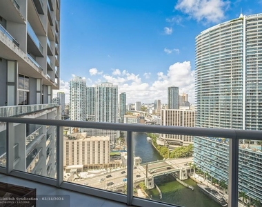 465 Brickell Ave - Photo Thumbnail 11