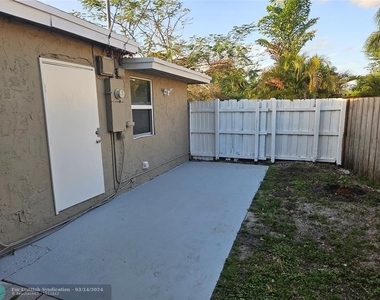 2586 Nw 58th Ave - Photo Thumbnail 4