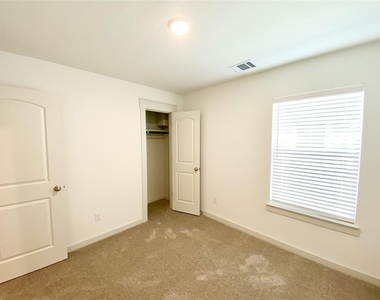 1372 Cider Street - Photo Thumbnail 14