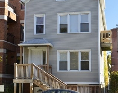 2513 N Southport Avenue - Photo Thumbnail 0