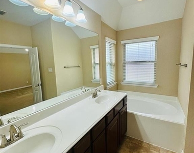 4332 Kestrel Way - Photo Thumbnail 15