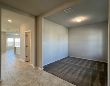 14611 Flatiron Cliff - Photo Thumbnail 3