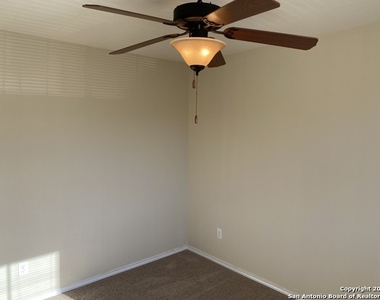 7206 Colina Way - Photo Thumbnail 34