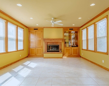 3431 Wedgewood Ln - Photo Thumbnail 13