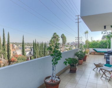 1155 N La Cienega Blvd - Photo Thumbnail 0