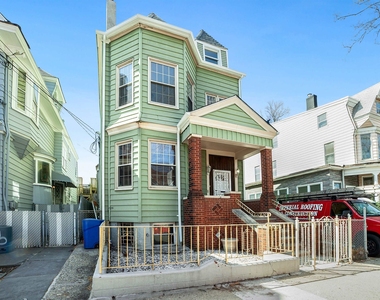 11 Belmont Ave - Photo Thumbnail 22