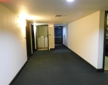 1025 Swanson Street - Photo Thumbnail 5