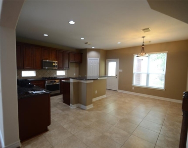 6318 Marble Hollow Lane - Photo Thumbnail 11