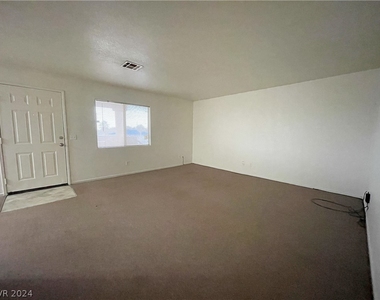 2209 James Bilbray Drive - Photo Thumbnail 12