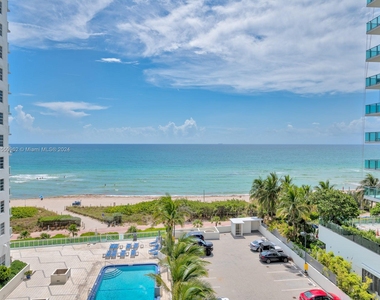 6917 Collins Ave - Photo Thumbnail 8