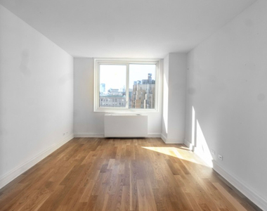 424 West End Avenue - Photo Thumbnail 2