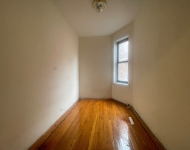 686 West 204th Street - Photo Thumbnail 4