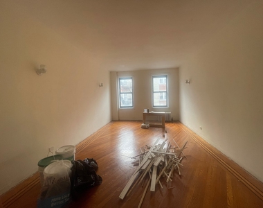 686 West 204th Street - Photo Thumbnail 0