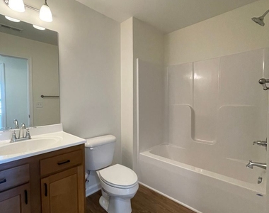 1315,137,1319,1321,1323,1325,1327 Wisteria Way - Photo Thumbnail 5