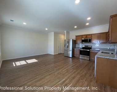 1315,137,1319,1321,1323,1325,1327 Wisteria Way - Photo Thumbnail 3