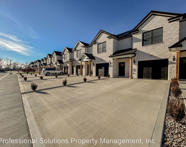 1315,137,1319,1321,1323,1325,1327 Wisteria Way - Photo Thumbnail 7