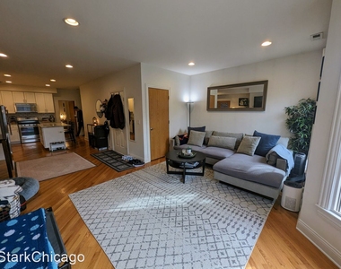 1118 W Wrightwood Ave - Photo Thumbnail 5