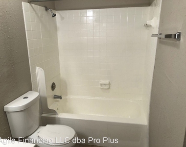 5625 Antoine Dr #1308 - Photo Thumbnail 5