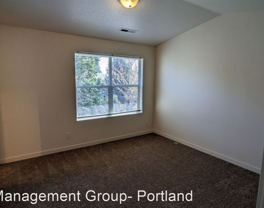 16906 Ne Halsey Street - Photo Thumbnail 75