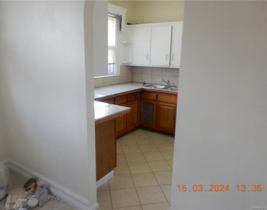 127 Vernon Avenue - Photo Thumbnail 11