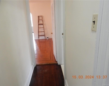 127 Vernon Avenue - Photo Thumbnail 19