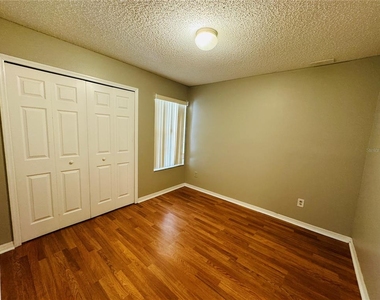 5012 Laguna Bay Circle - Photo Thumbnail 6