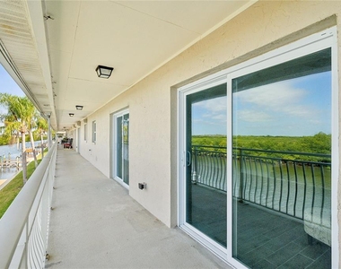 8829 Bay Pointe Drive - Photo Thumbnail 20