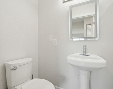 8829 Bay Pointe Drive - Photo Thumbnail 12