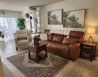 6287 Bahia Del Mar Circle - Photo Thumbnail 4