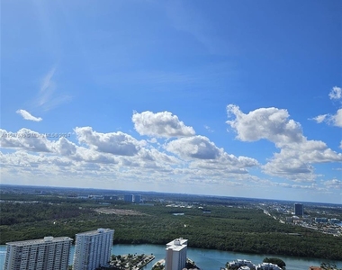 16001 Collins Ave - Photo Thumbnail 10